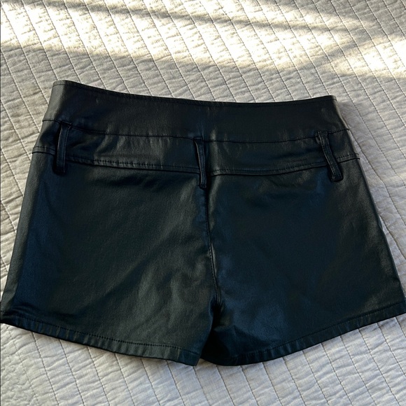 Cute high rise black faux leather zippered moto biker Y2K mini shorts L Jrs - Picture 9 of 12